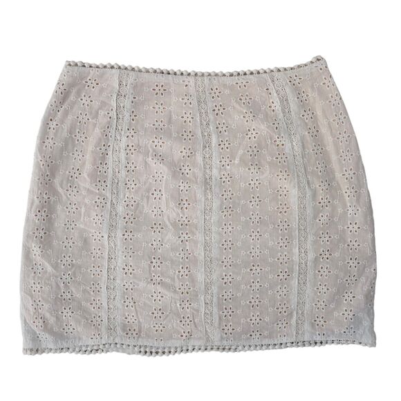 Sabe Dresses & Skirts - Eyelet Floral Mini Skirt White sz Medium Lined 100% Cotton Vacation Summer